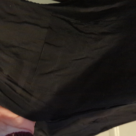 Banana Republic Large black sleeveless tank shell SILK gorgeous lightweight - Picture 4 of 10